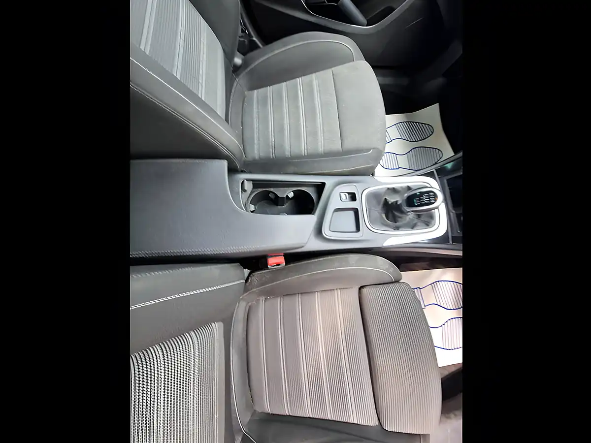 Used 2016 Vauxhall Insignia Sri Vx Line Nav Red - Interior and Exterior details 14