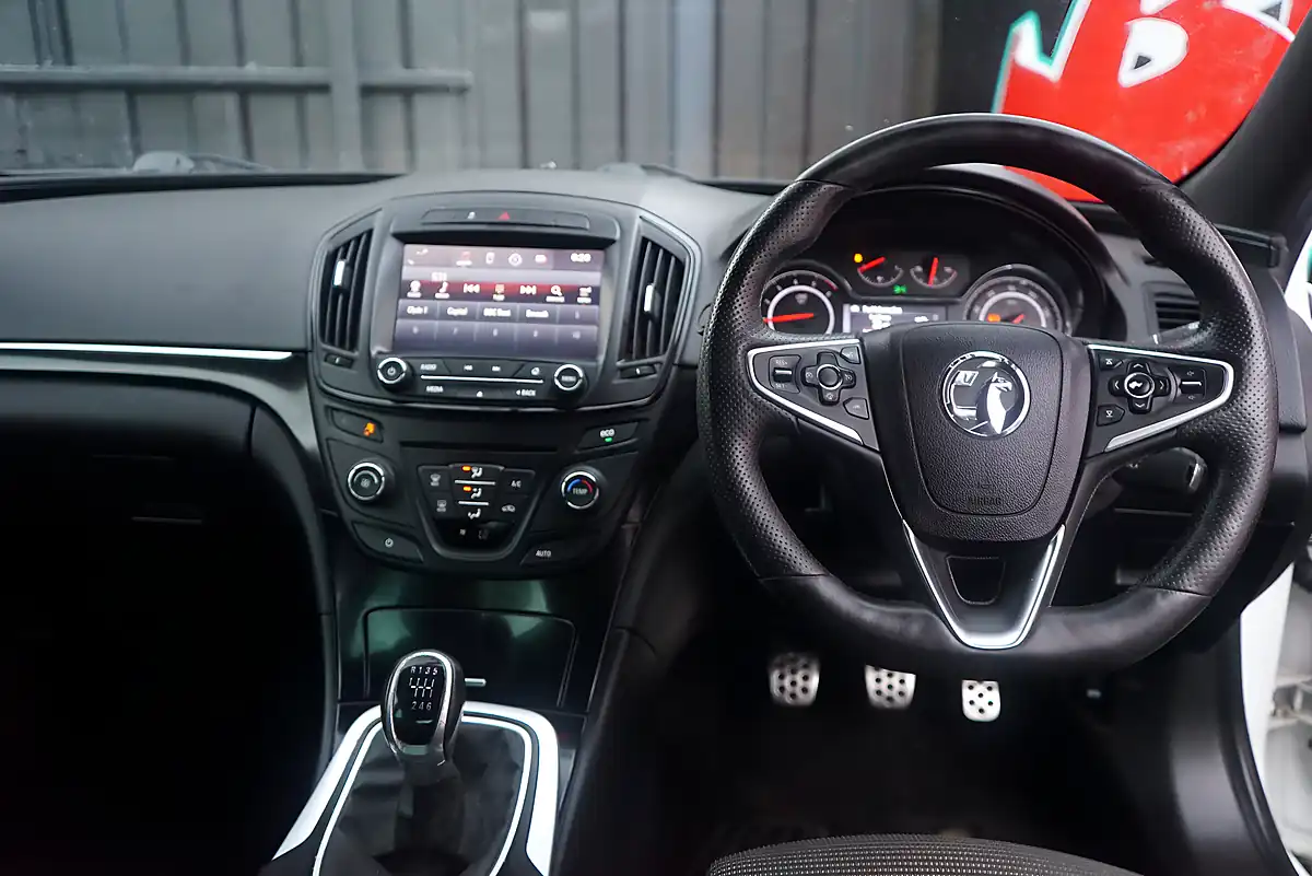 Used 2016 Vauxhall Insignia Sri Vx Line Nav White - Interior and Exterior details 17