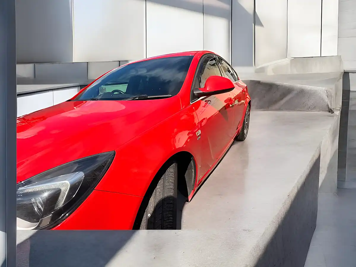 Used 2016 Vauxhall Insignia Sri Vx Line Red - Interior and Exterior details 11