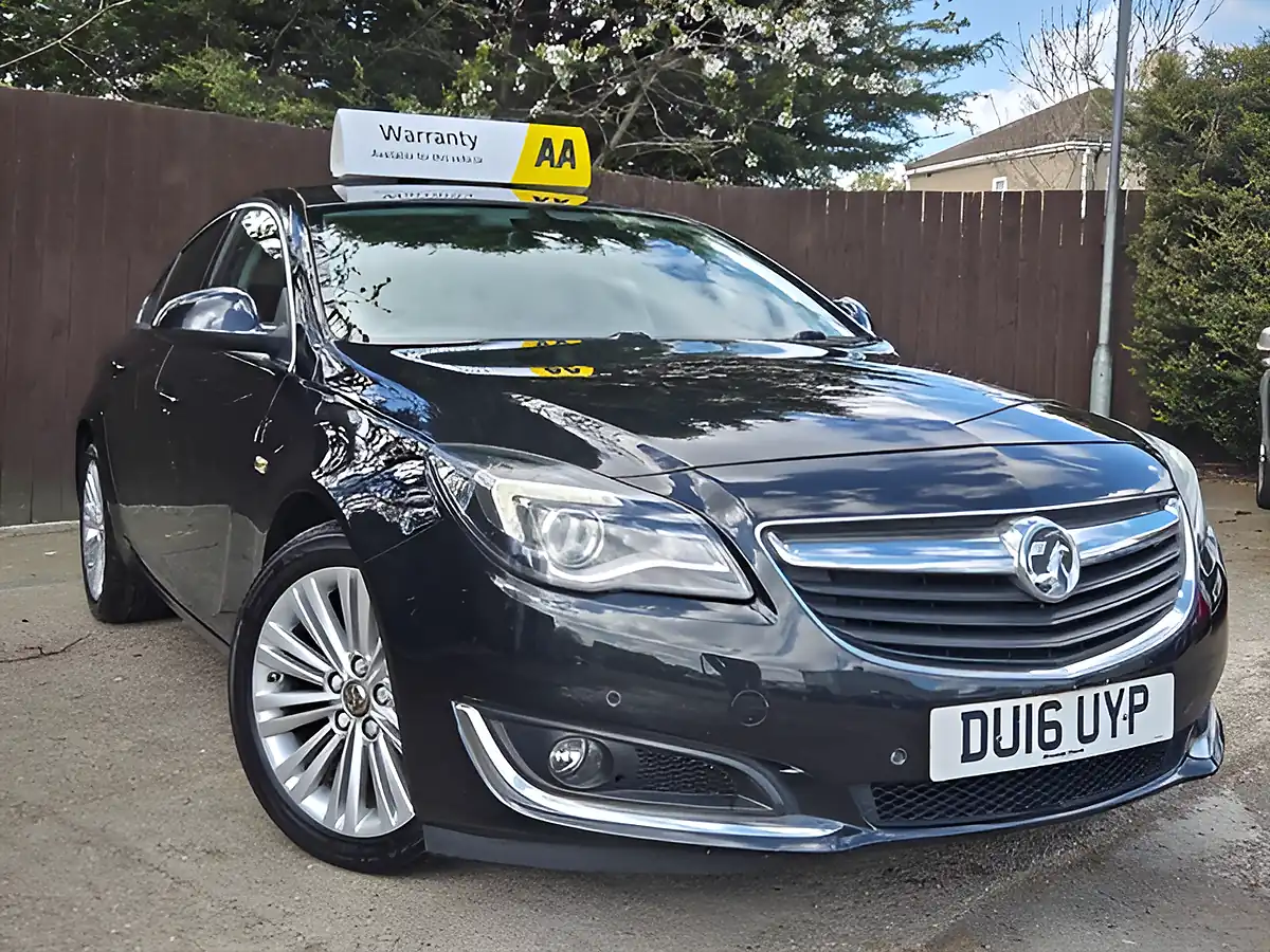 Used 2016 Vauxhall Insignia Tech Line Black - Front View