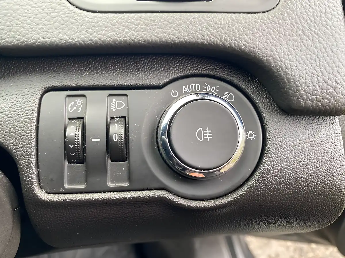 Used 2016 Vauxhall Insignia Tech Line Grey - Interior and Exterior details 13