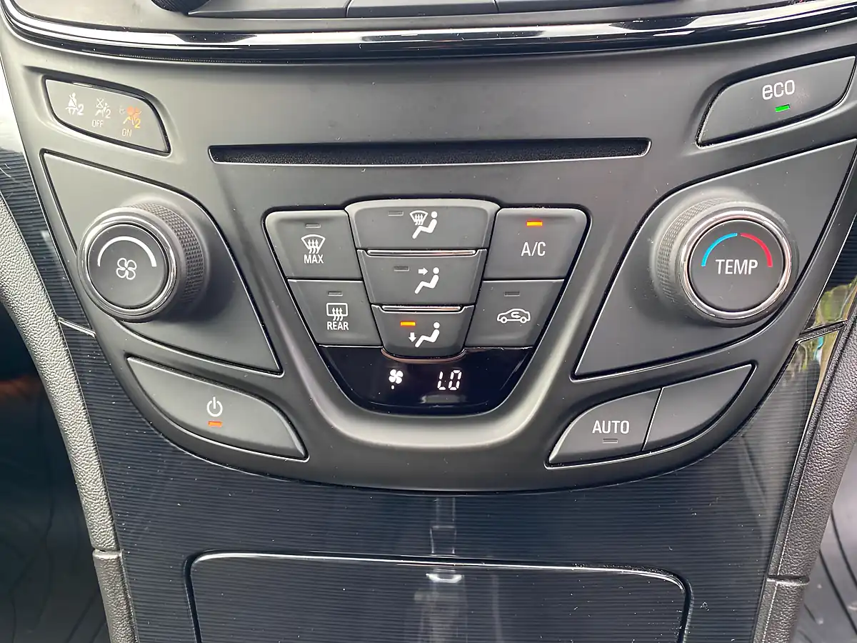 Used 2016 Vauxhall Insignia Tech Line Grey - Interior and Exterior details 16