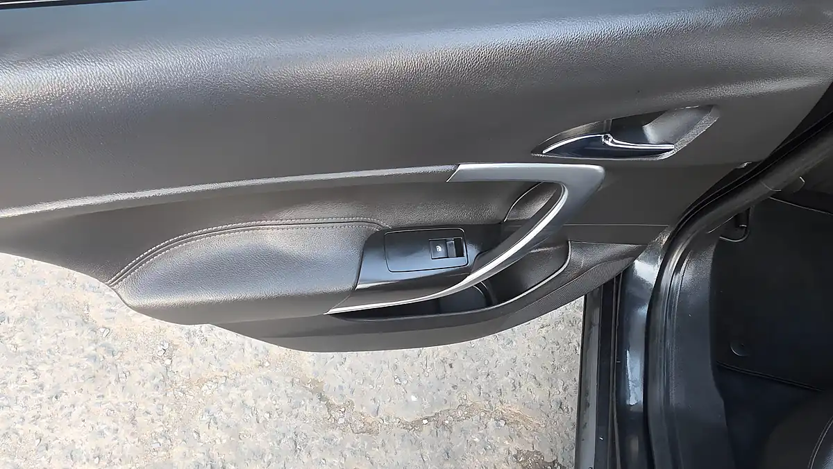Used 2016 Vauxhall Insignia Tech Line - Interior and Exterior details 17