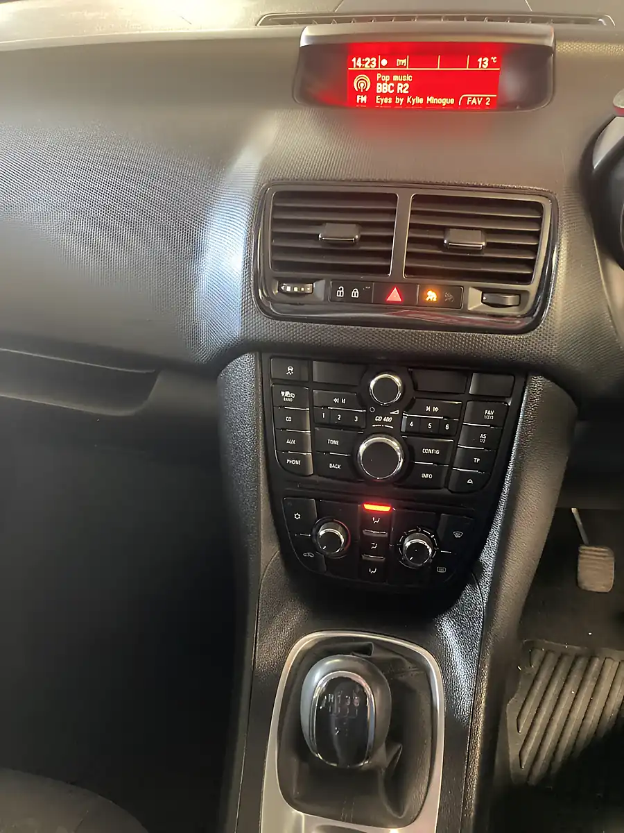 Used 2016 Vauxhall Meriva Life Black - Interior and Exterior details 10