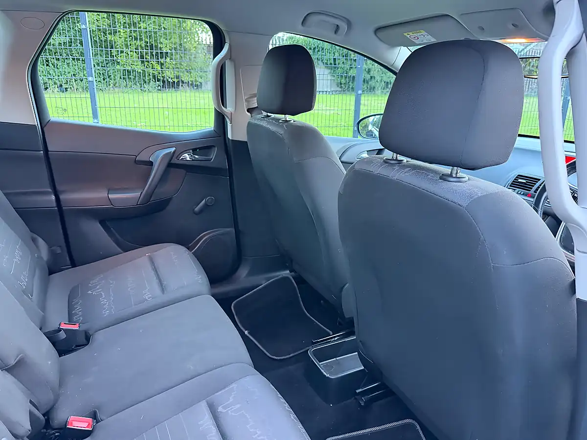 Used 2016 Vauxhall Meriva Life Blue - Interior and Exterior details 4