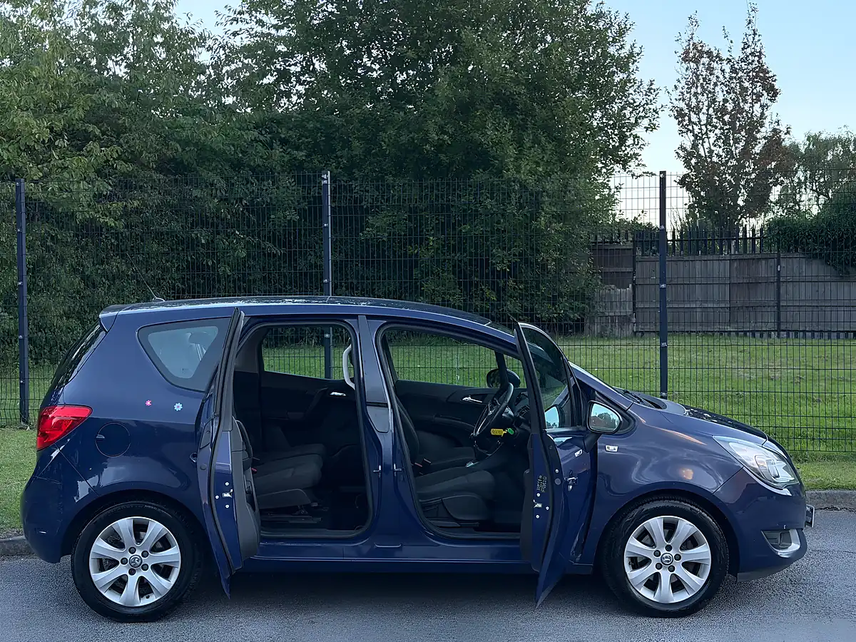Used 2016 Vauxhall Meriva Life Blue - Interior and Exterior details 6
