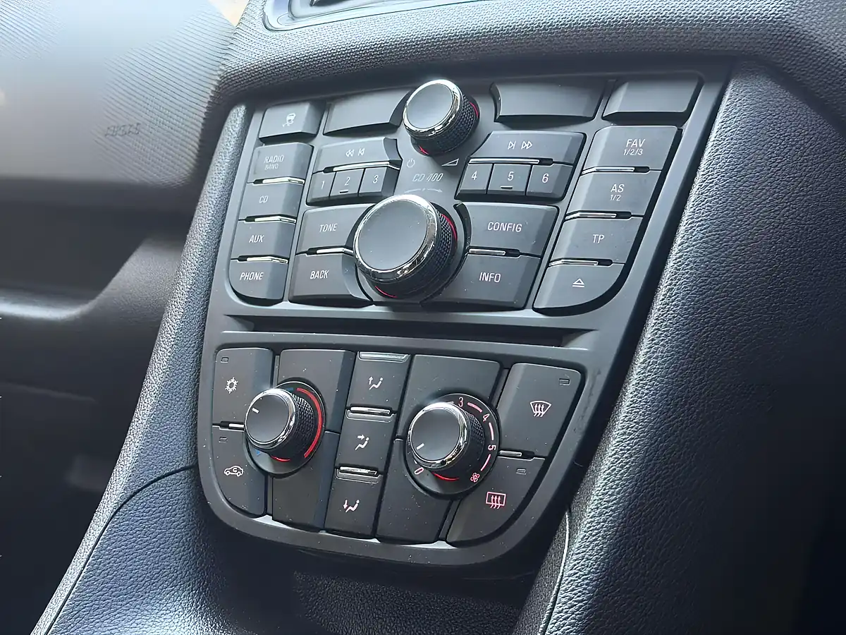 Used 2016 Vauxhall Meriva Life Brown - Interior and Exterior details 17