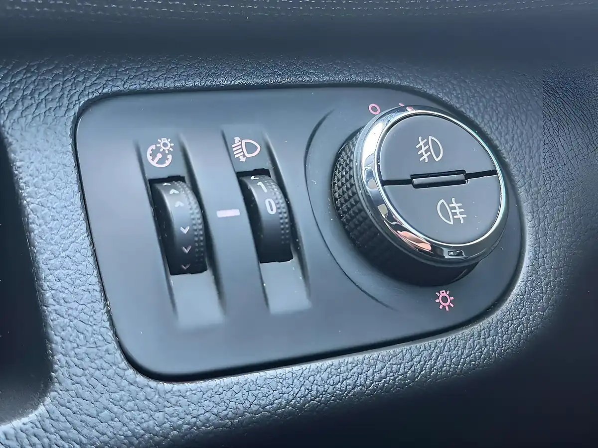 Used 2016 Vauxhall Meriva Life Brown - Interior and Exterior details 18