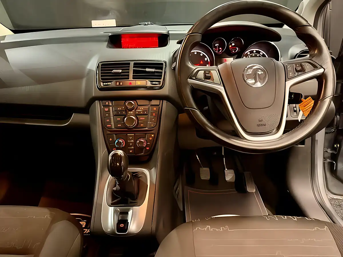 Used 2016 Vauxhall Meriva Life Grey - Interior and Exterior details 8