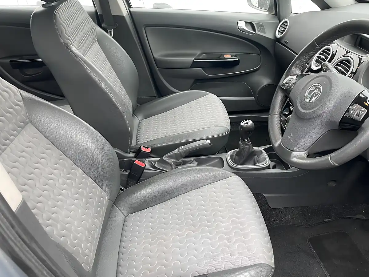 Used 2016 Vauxhall Meriva Life Red - Interior and Exterior details 14