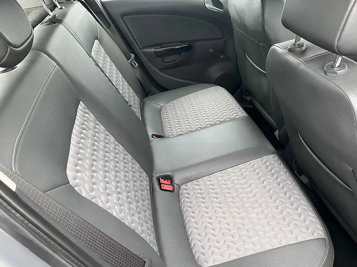 Used 2016 Vauxhall Meriva Life Red - Interior and Exterior details 17