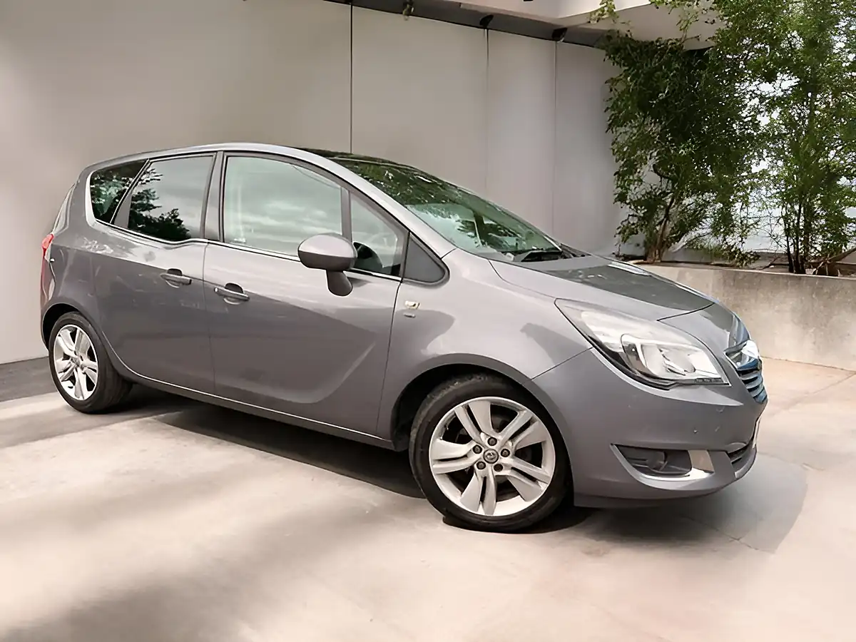 Used 2016 Vauxhall Meriva Se Grey - Front View