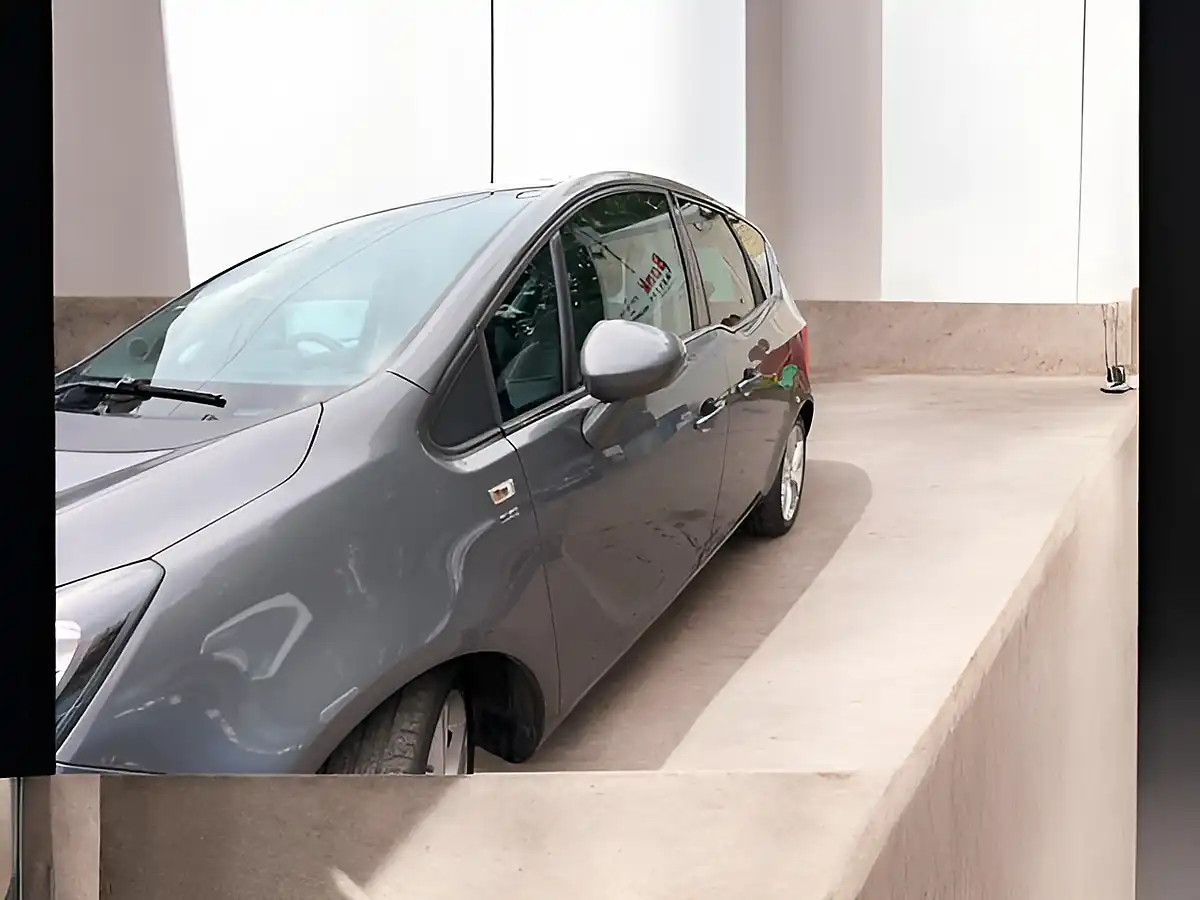 Used 2016 Vauxhall Meriva Se Grey - Interior and Exterior details 11