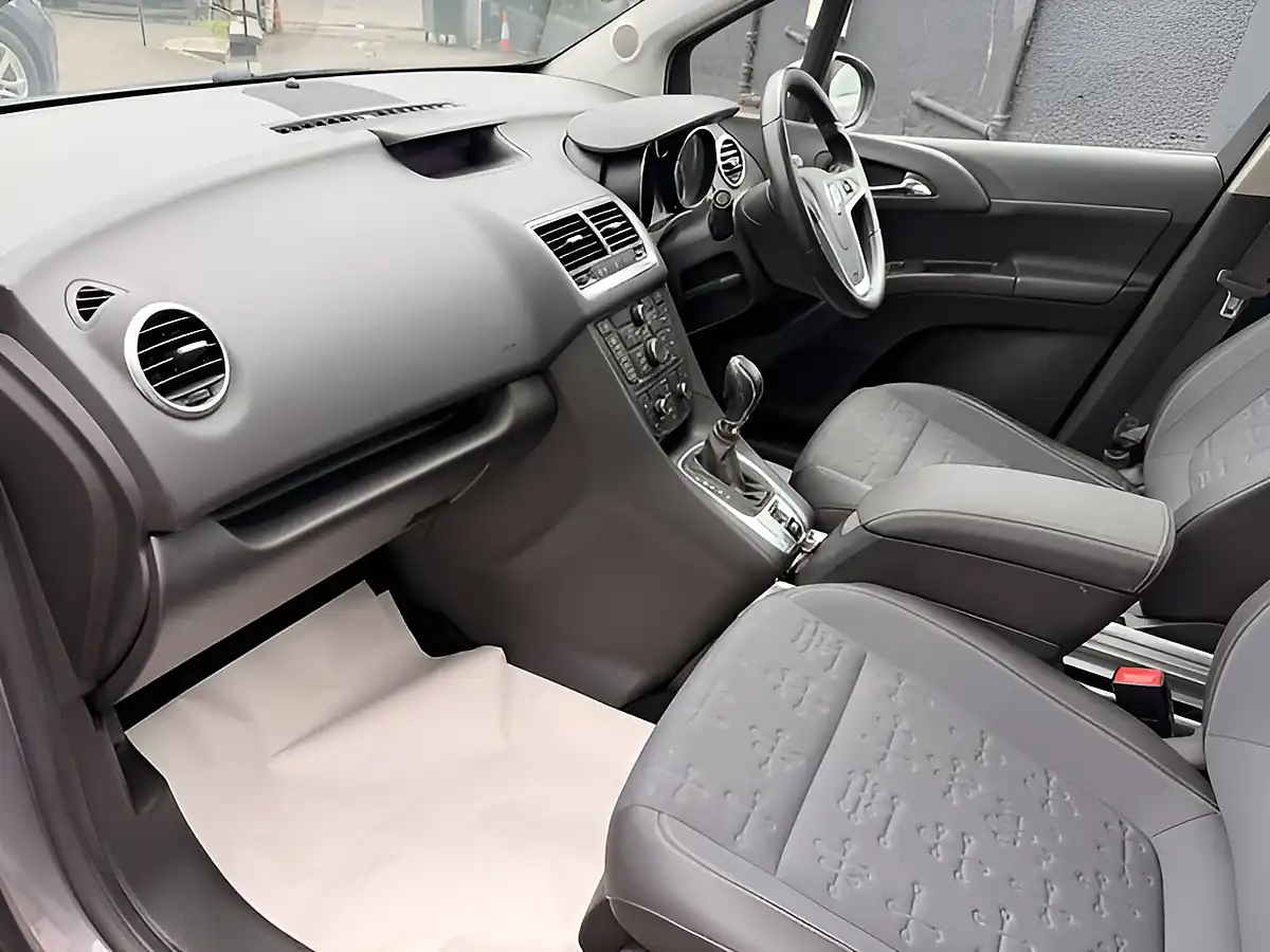 Used 2016 Vauxhall Meriva Se Grey - Interior and Exterior details 13