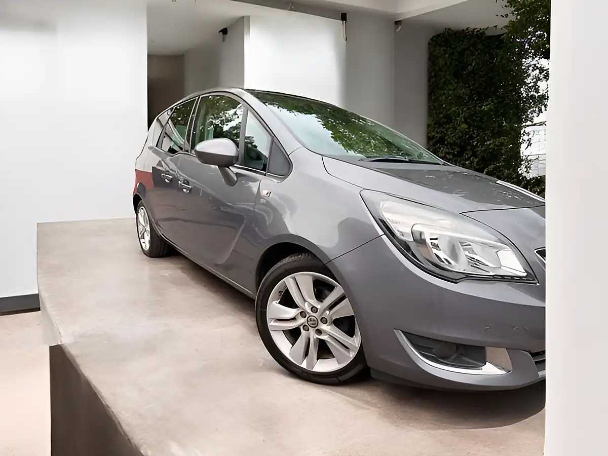 Used 2016 Vauxhall Meriva Se Grey - Interior and Exterior details 5
