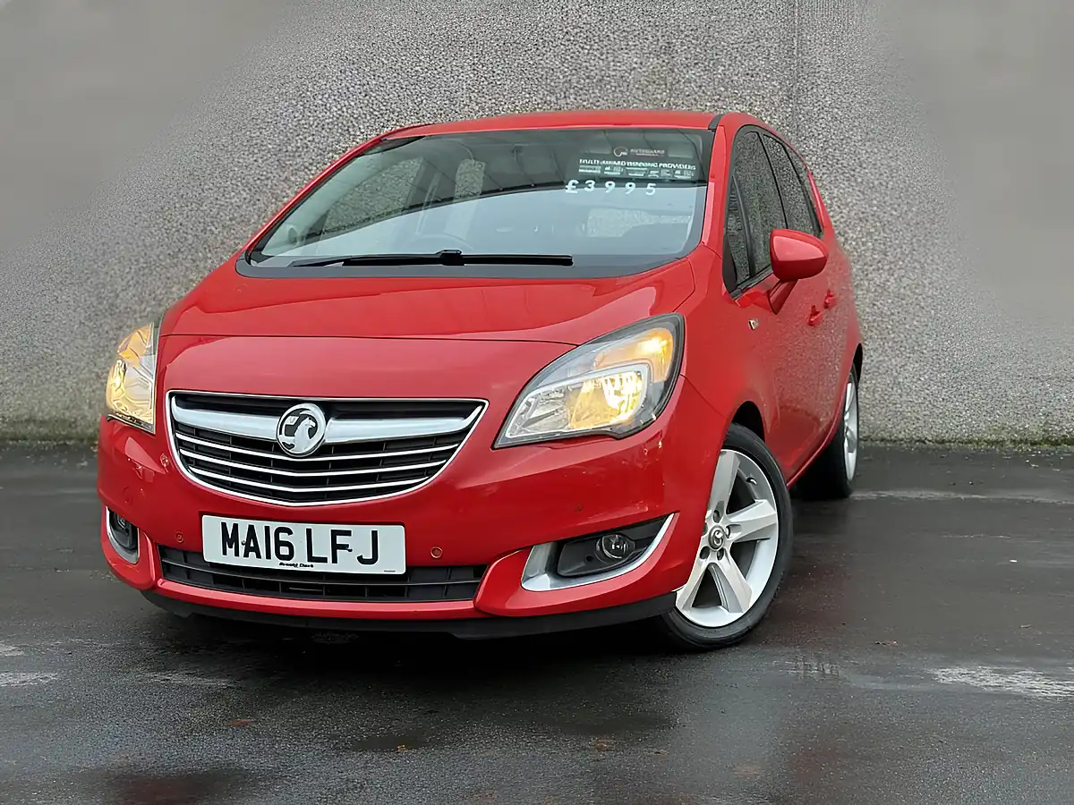 Used 2016 Vauxhall Meriva Tech Line Red - Front View