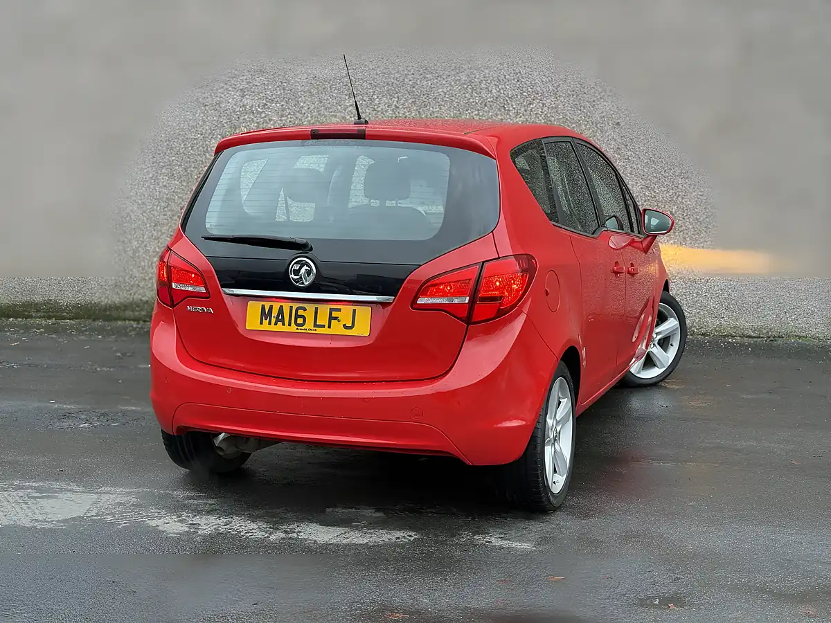 Used 2016 Vauxhall Meriva Tech Line Red - Interior and Exterior details 3