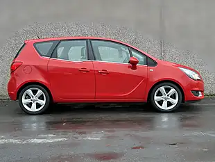 Used 2016 Vauxhall Meriva Tech Line Red - Interior and Exterior details 4