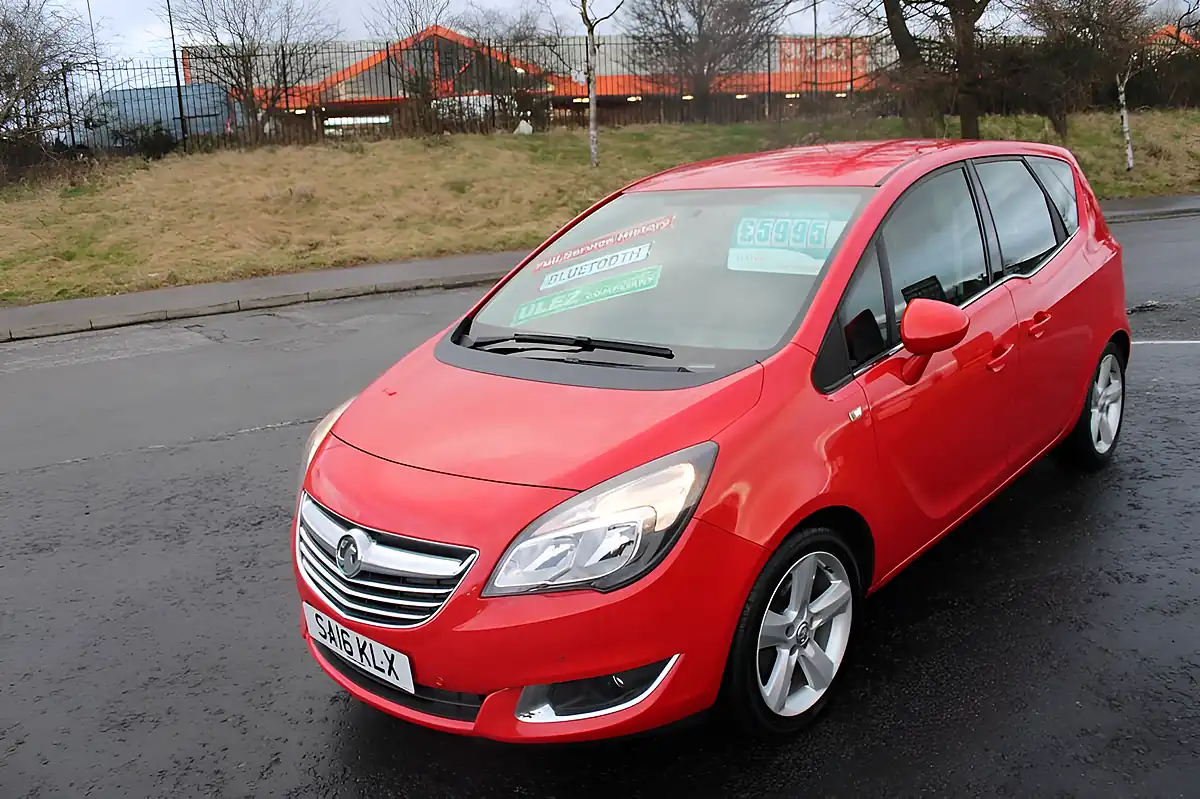 Used 2016 Vauxhall Meriva Tech Line Red - Interior and Exterior details 12