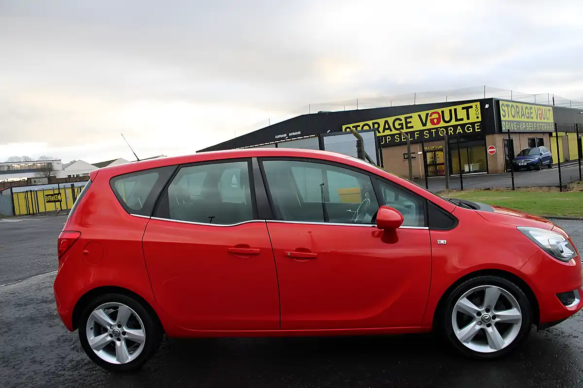 Used 2016 Vauxhall Meriva Tech Line Red - Interior and Exterior details 16