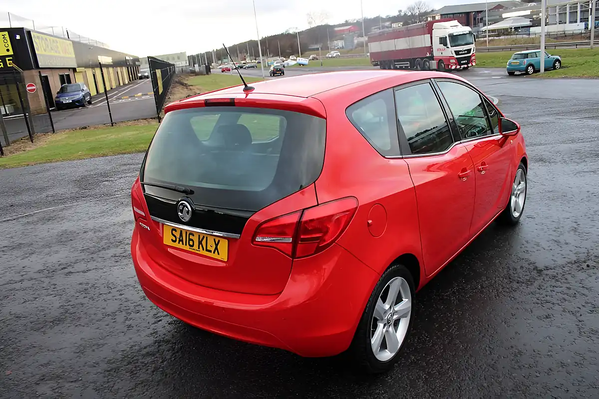 Used 2016 Vauxhall Meriva Tech Line Red - Interior and Exterior details 5