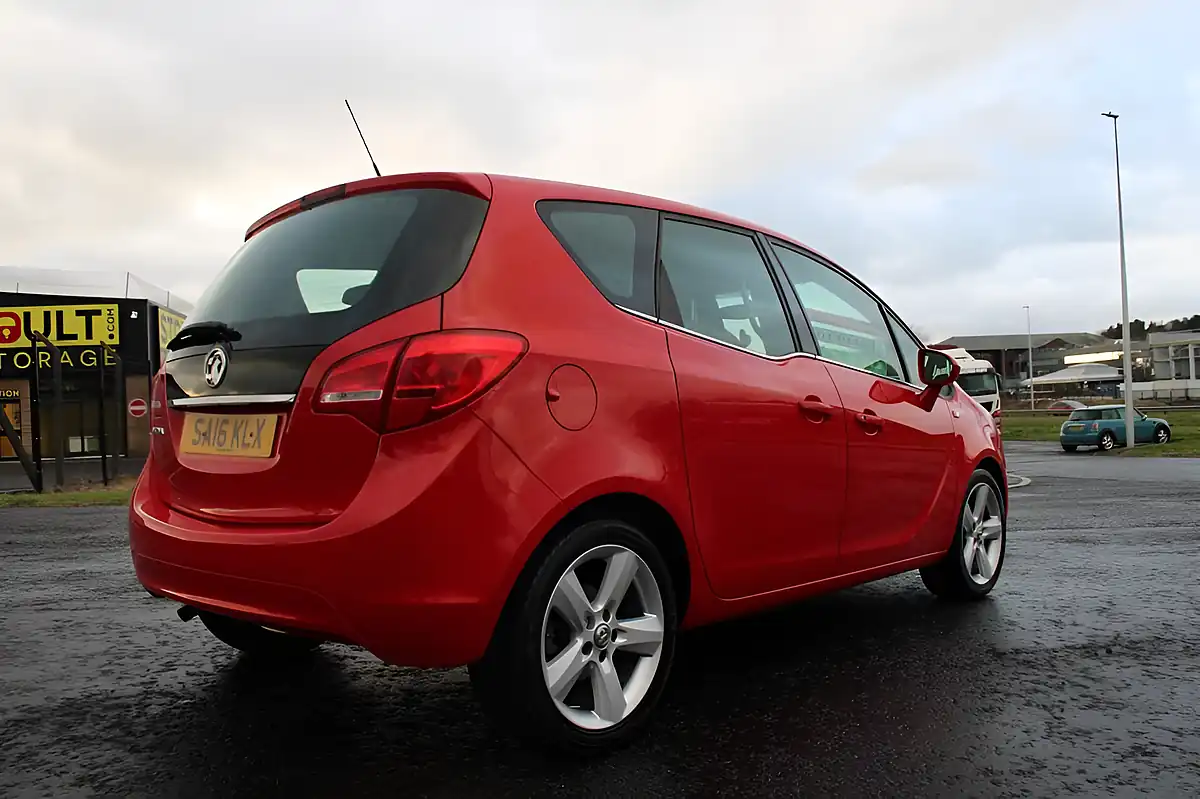 Used 2016 Vauxhall Meriva Tech Line Red - Interior and Exterior details 6