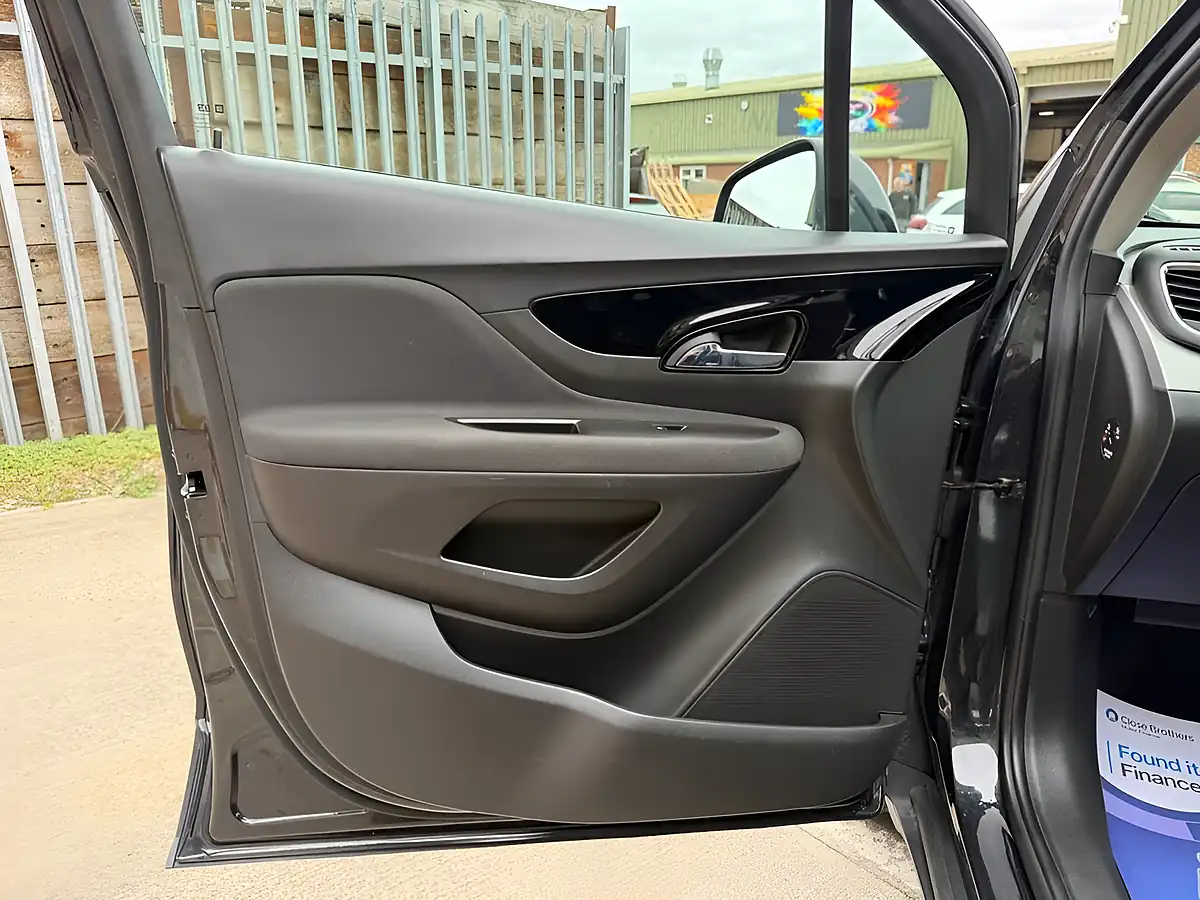 Used 2016 Vauxhall Mokka Exclusiv Black - Interior and Exterior details 17