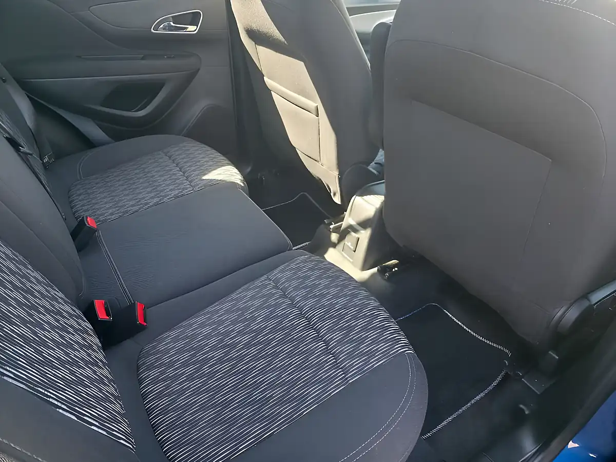 Used 2016 Vauxhall Mokka Exclusiv Blue - Interior and Exterior details 9