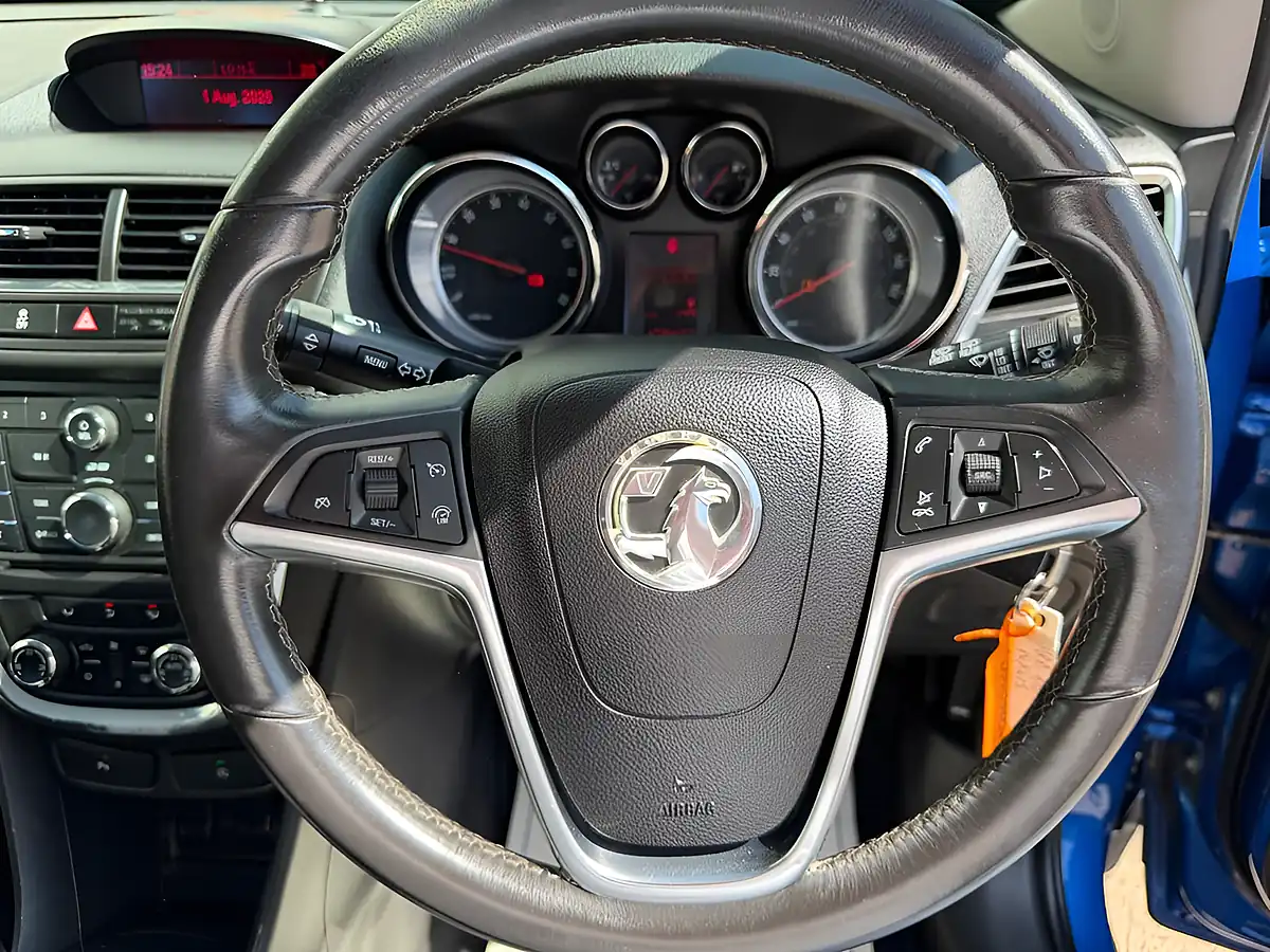 Used 2016 Vauxhall Mokka Exclusiv Blue - Interior and Exterior details 14