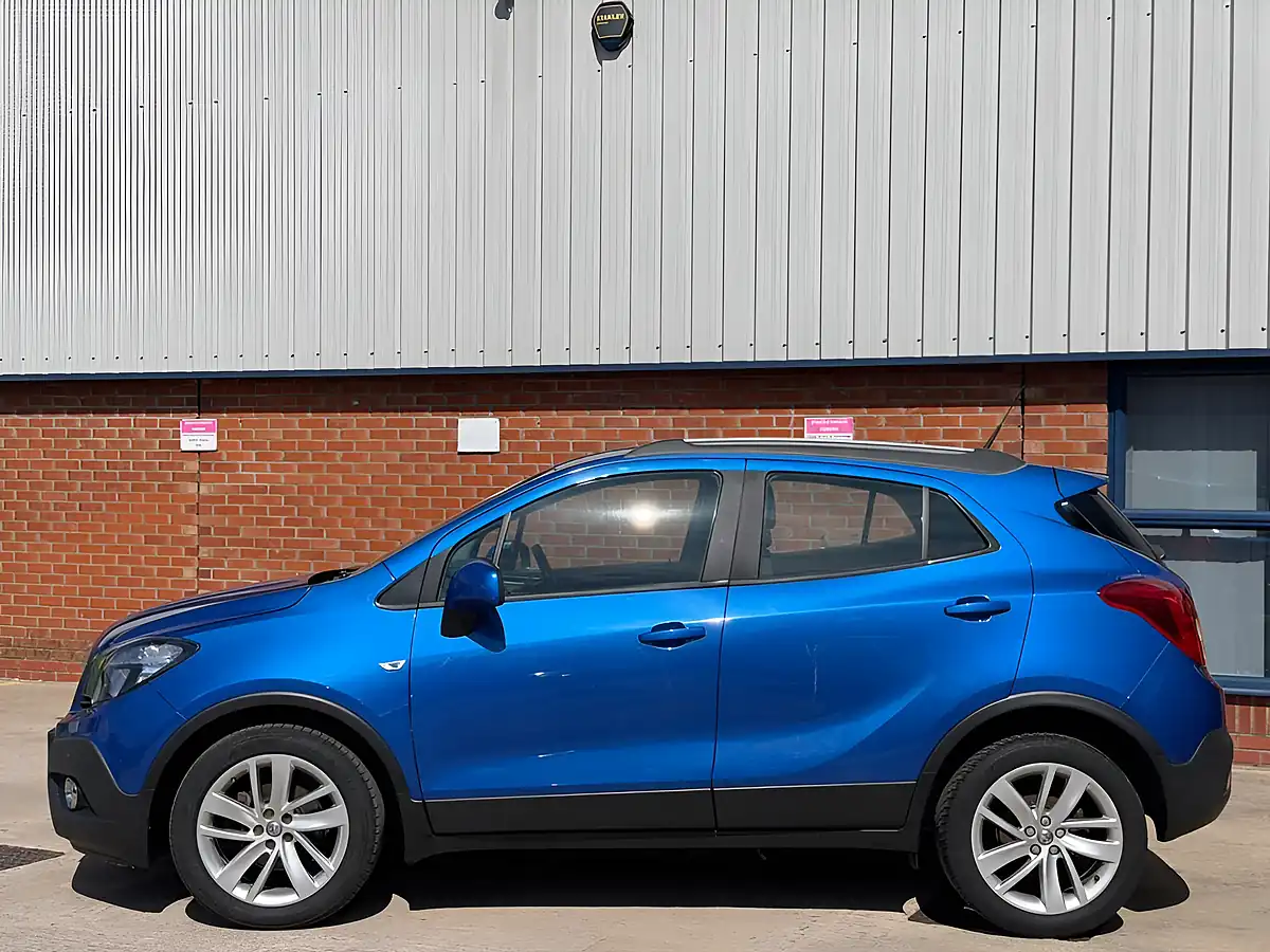 Used 2016 Vauxhall Mokka Exclusiv Blue - Interior and Exterior details 3