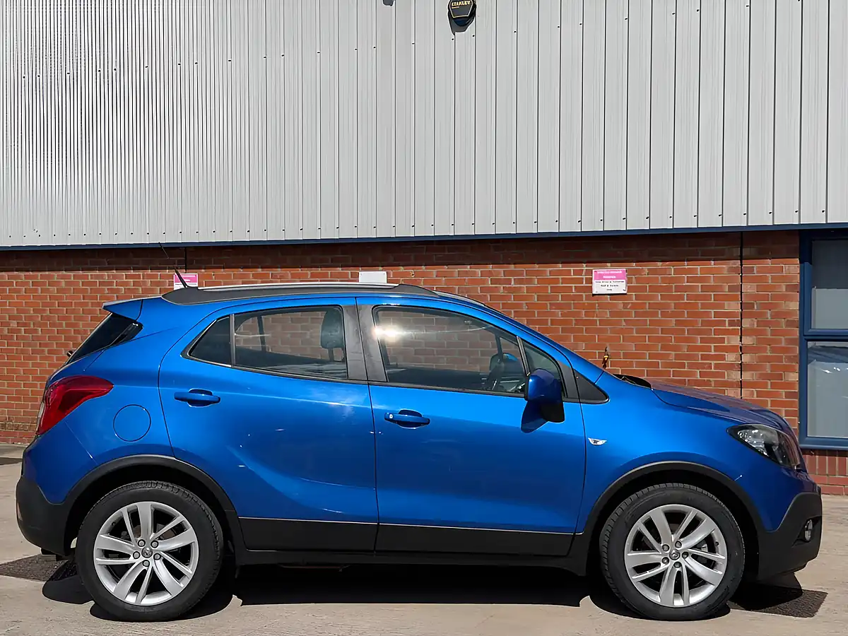 Used 2016 Vauxhall Mokka Exclusiv Blue - Interior and Exterior details 7