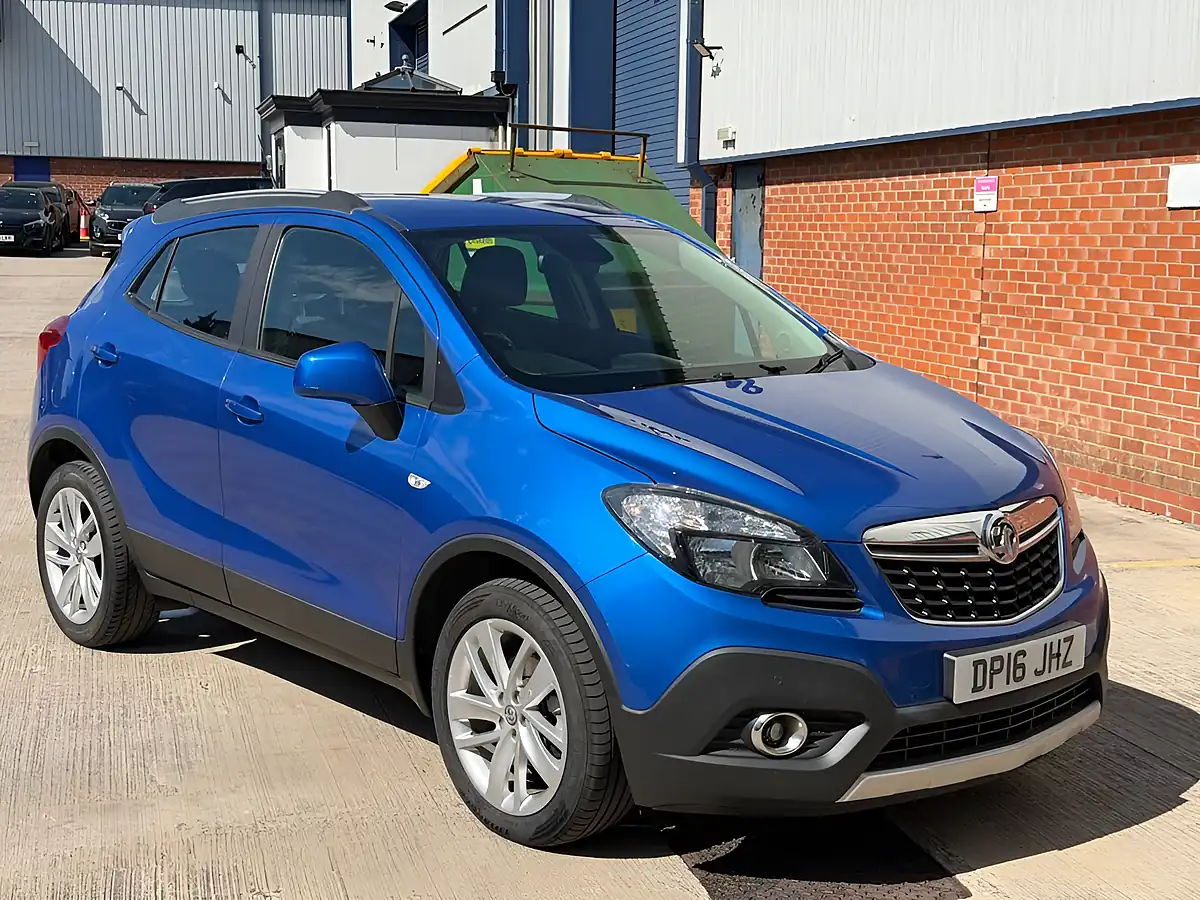 Used 2016 Vauxhall Mokka Exclusiv Blue - Interior and Exterior details 9