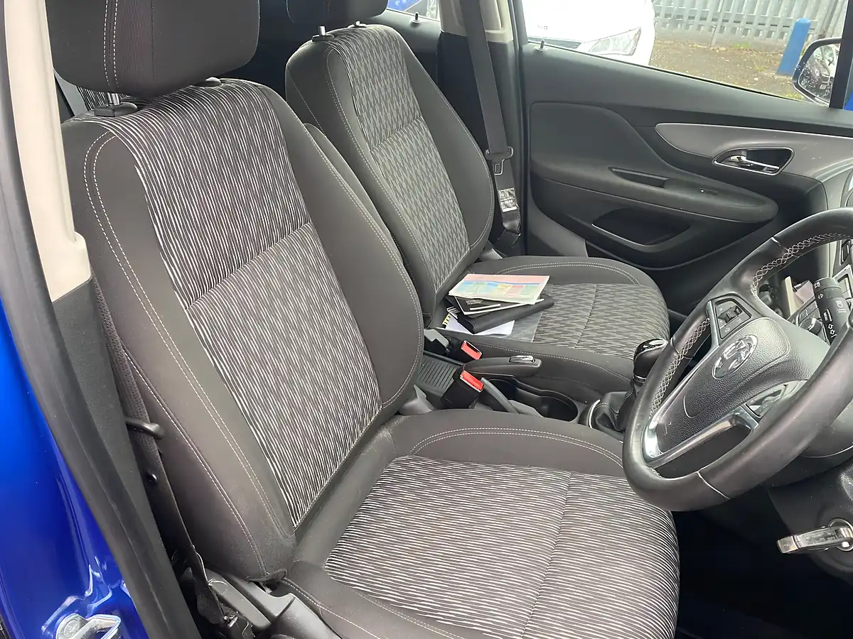 Used 2016 Vauxhall Mokka Exclusiv Blue - Interior and Exterior details 11