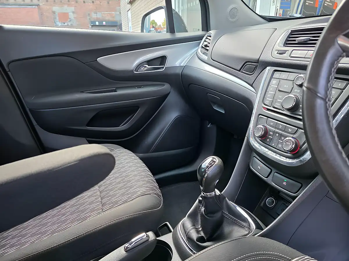 Used 2016 Vauxhall Mokka Exclusiv Grey - Interior and Exterior details 9