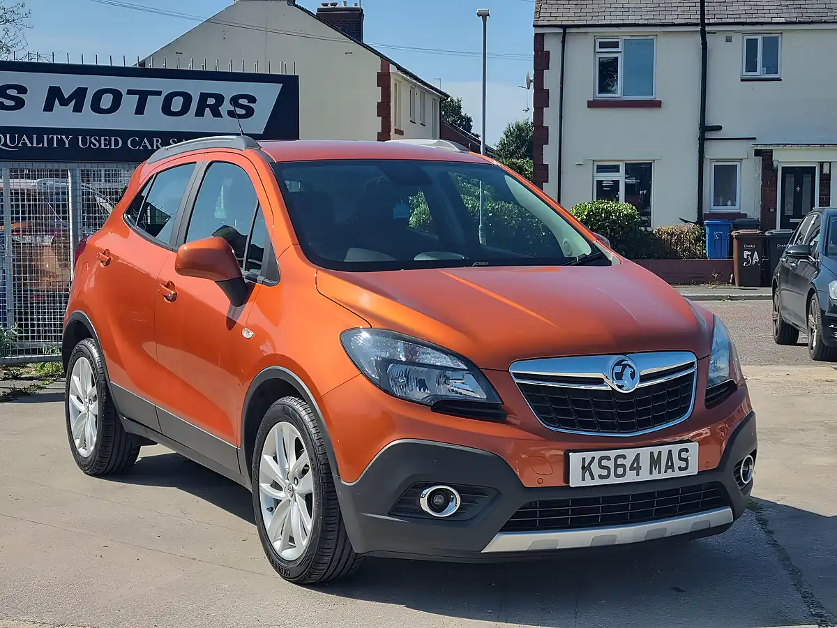 Used 2016 Vauxhall Mokka Exclusiv Orange - Front View