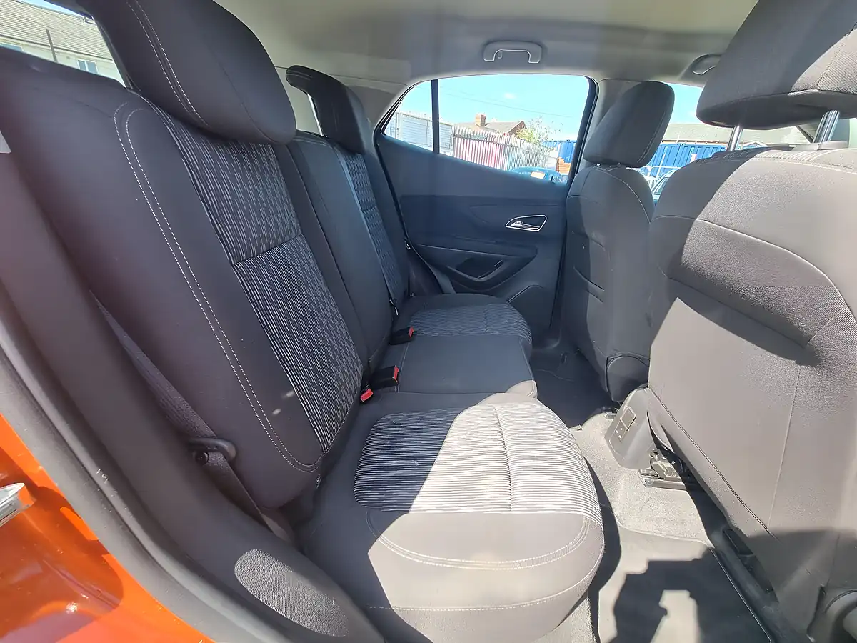 Used 2016 Vauxhall Mokka Exclusiv Orange - Interior and Exterior details 6