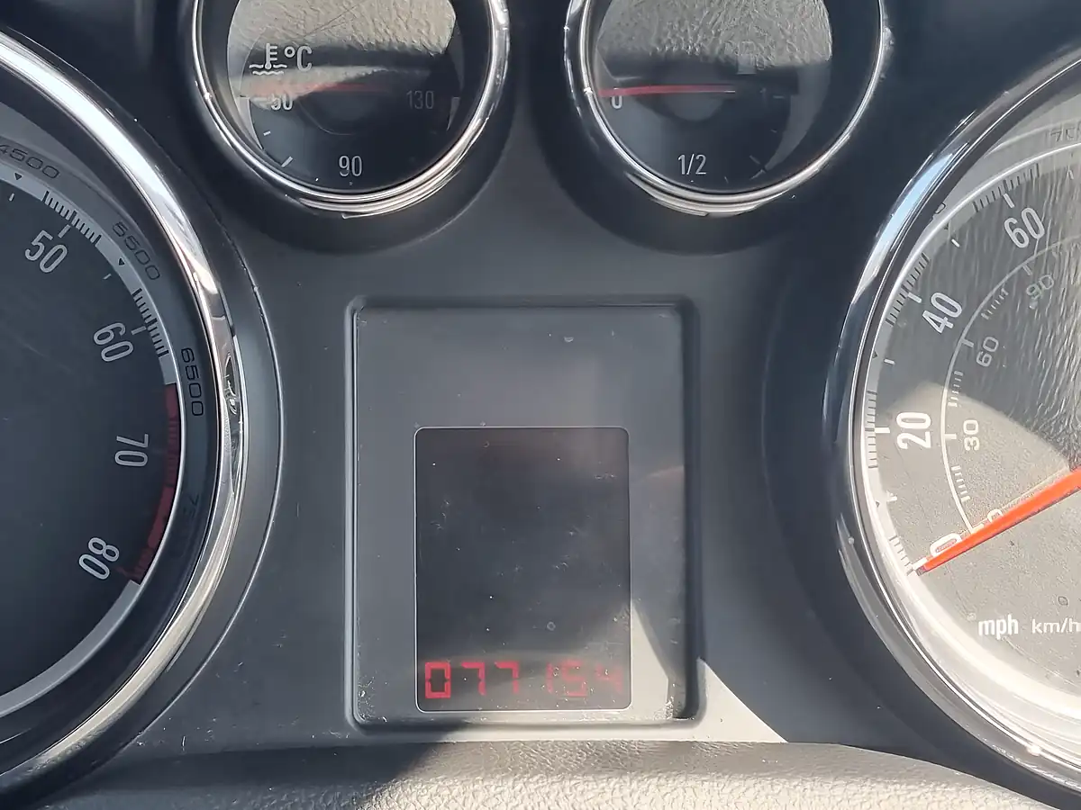 Used 2016 Vauxhall Mokka Exclusiv Orange - Interior and Exterior details 9