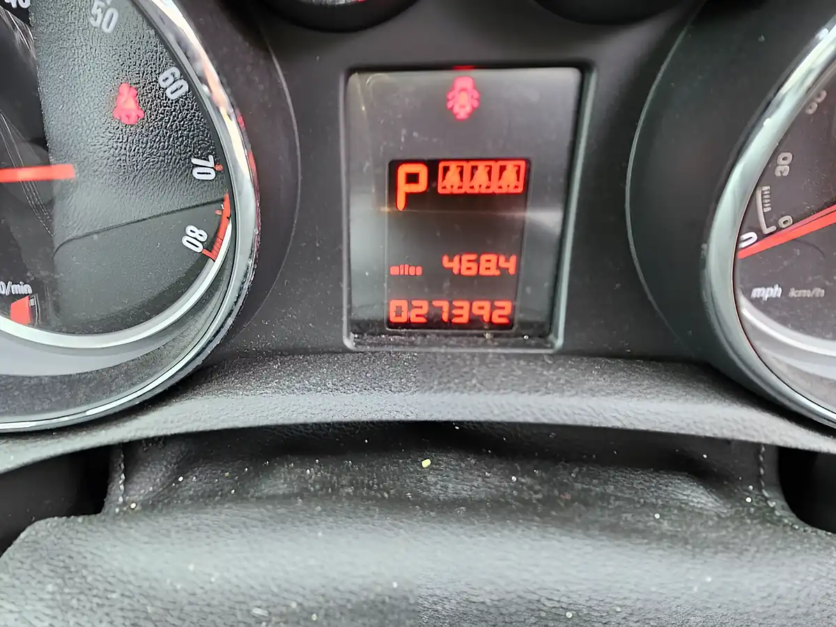 Used 2016 Vauxhall Mokka Exclusiv Red - Interior and Exterior details 9