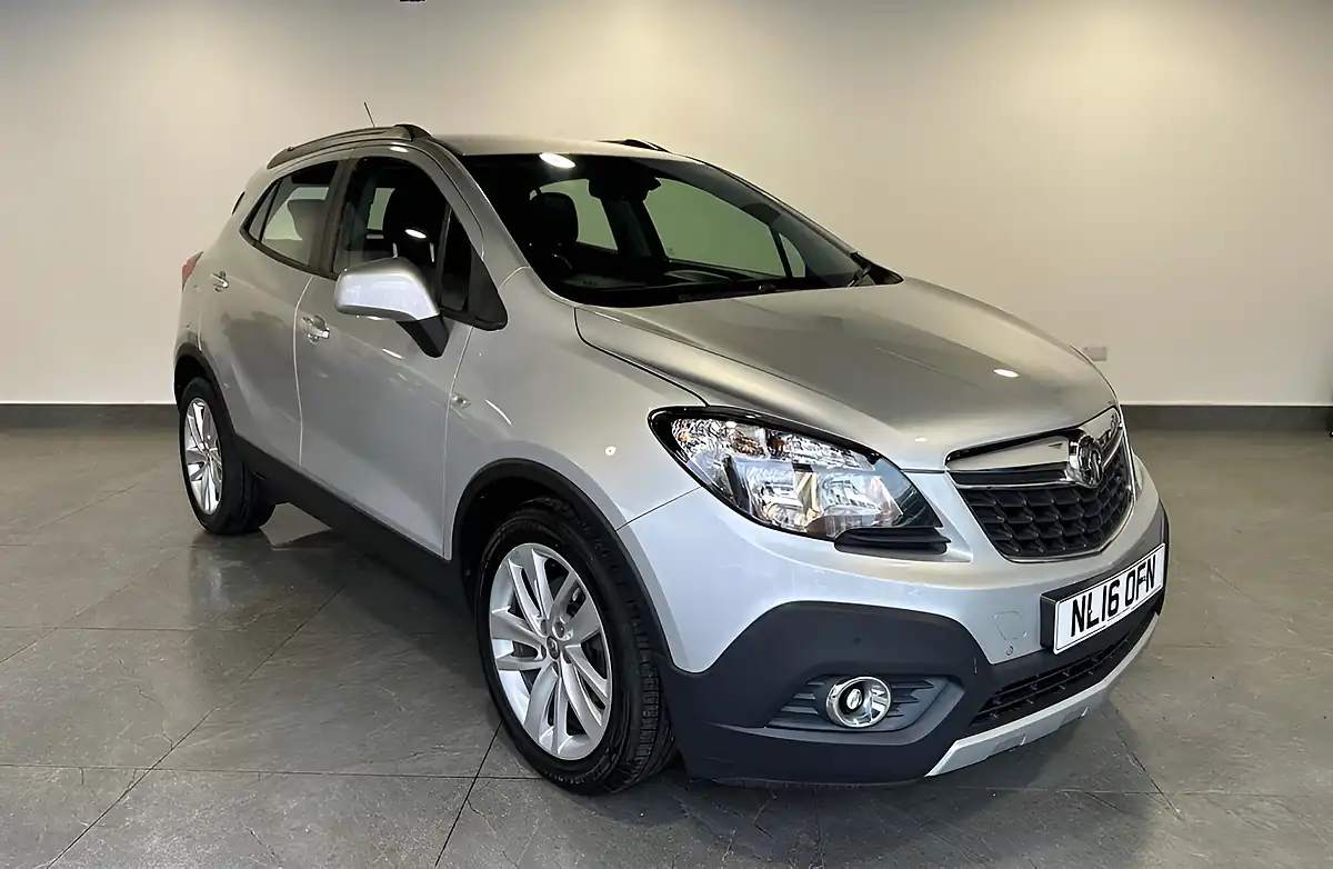 Used 2016 Vauxhall Mokka Exclusiv Silver - Front View