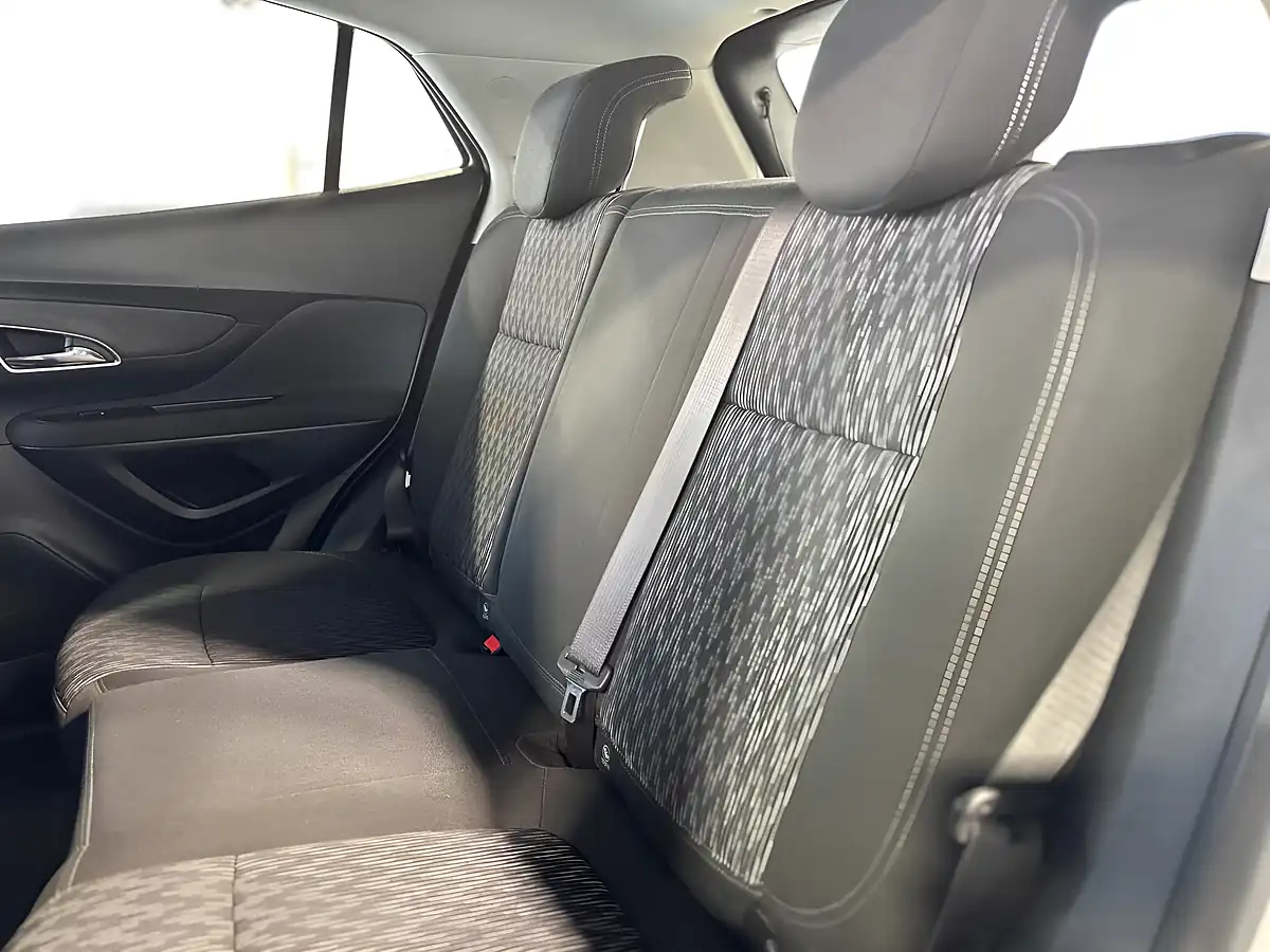 Used 2016 Vauxhall Mokka Exclusiv Silver - Interior and Exterior details 10