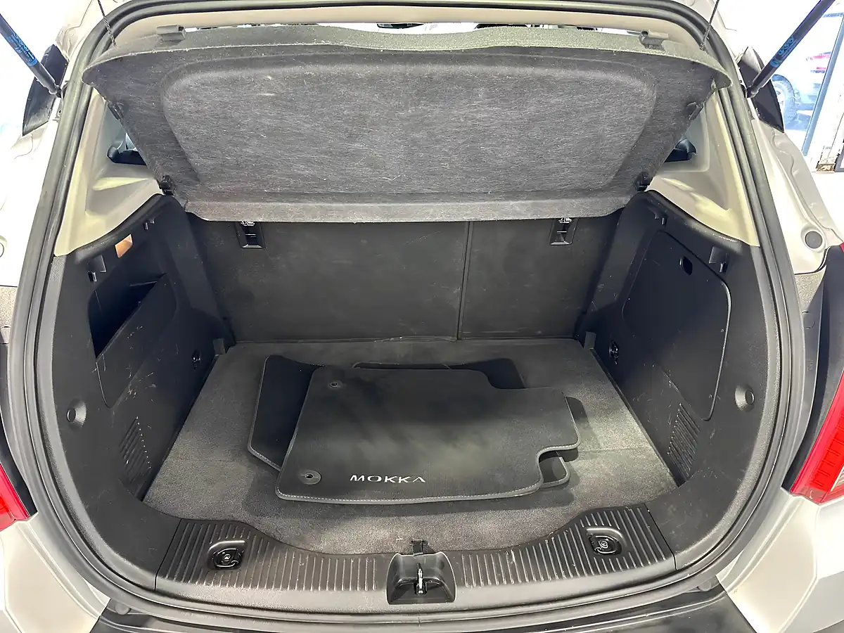 Used 2016 Vauxhall Mokka Exclusiv Silver - Interior and Exterior details 11