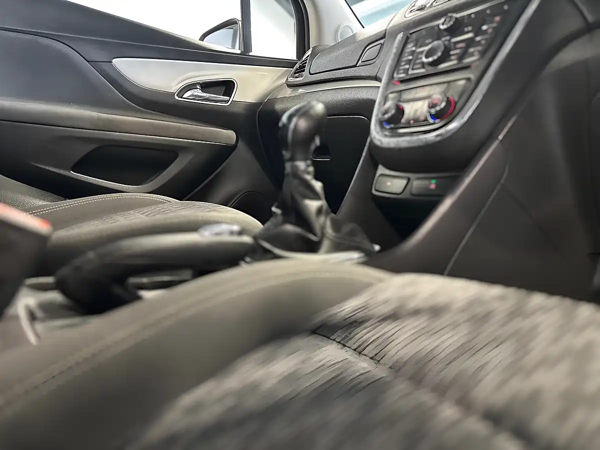 Used 2016 Vauxhall Mokka Exclusiv Silver - Interior and Exterior details 17
