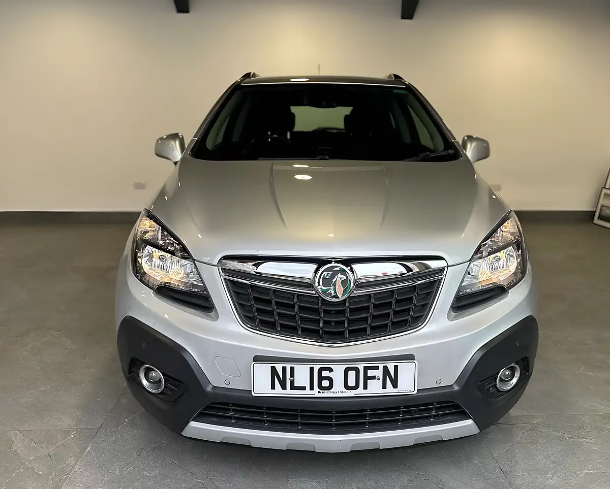 Used 2016 Vauxhall Mokka Exclusiv Silver - Interior and Exterior details 8
