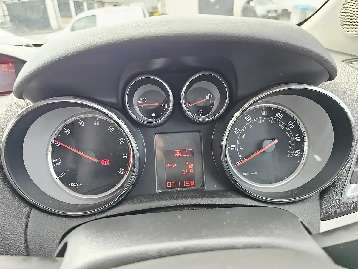Used 2016 Vauxhall Mokka Exclusiv Silver - Interior and Exterior details 12
