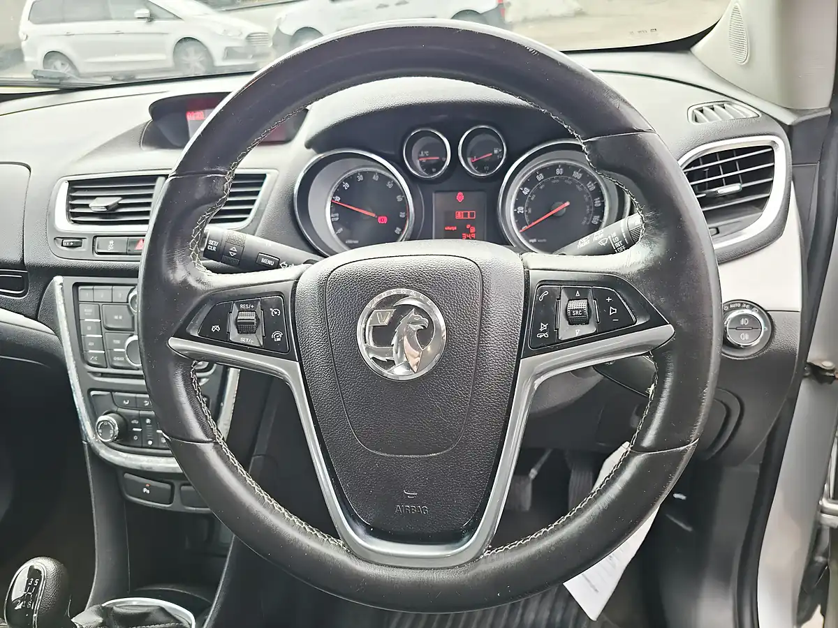 Used 2016 Vauxhall Mokka Exclusiv Silver - Interior and Exterior details 13