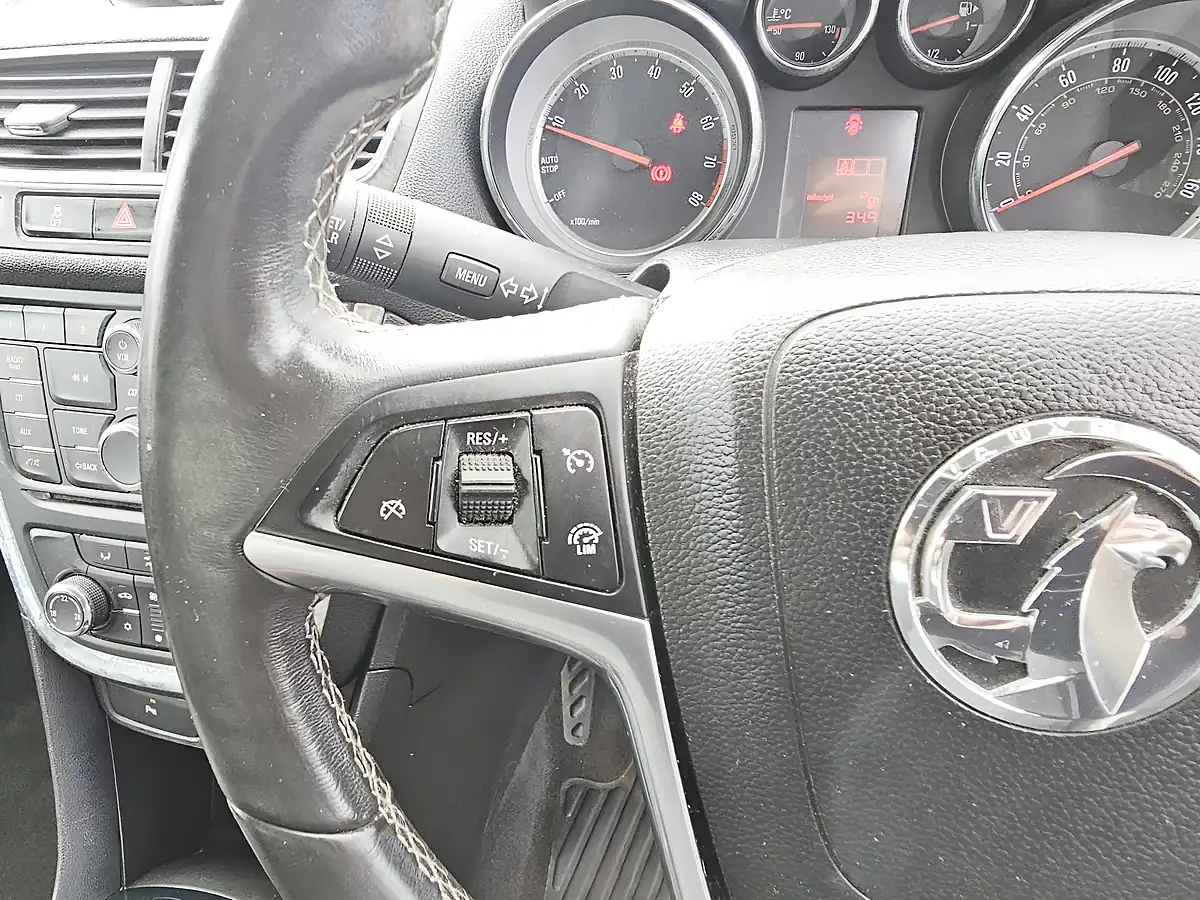 Used 2016 Vauxhall Mokka Exclusiv Silver - Interior and Exterior details 14