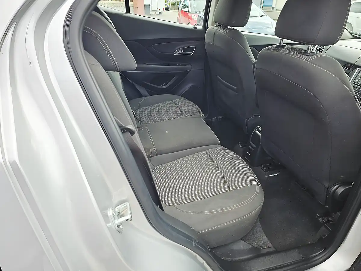 Used 2016 Vauxhall Mokka Exclusiv Silver - Interior and Exterior details 9