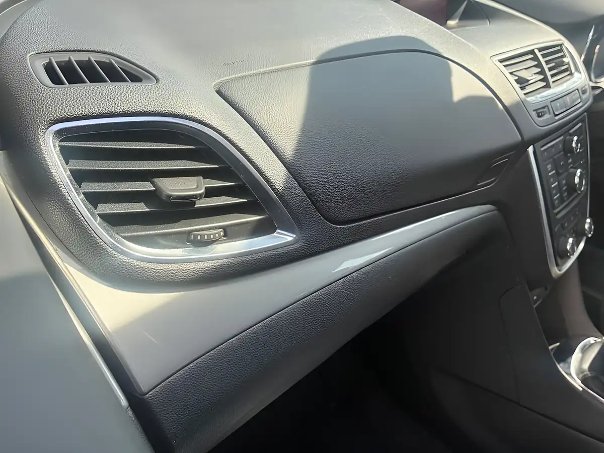 Used 2016 Vauxhall Mokka Exclusiv Silver - Interior and Exterior details 13