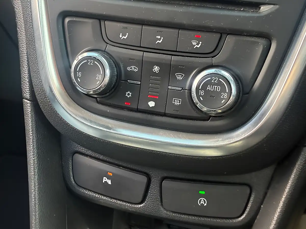 Used 2016 Vauxhall Mokka Exclusiv Silver - Interior and Exterior details 18