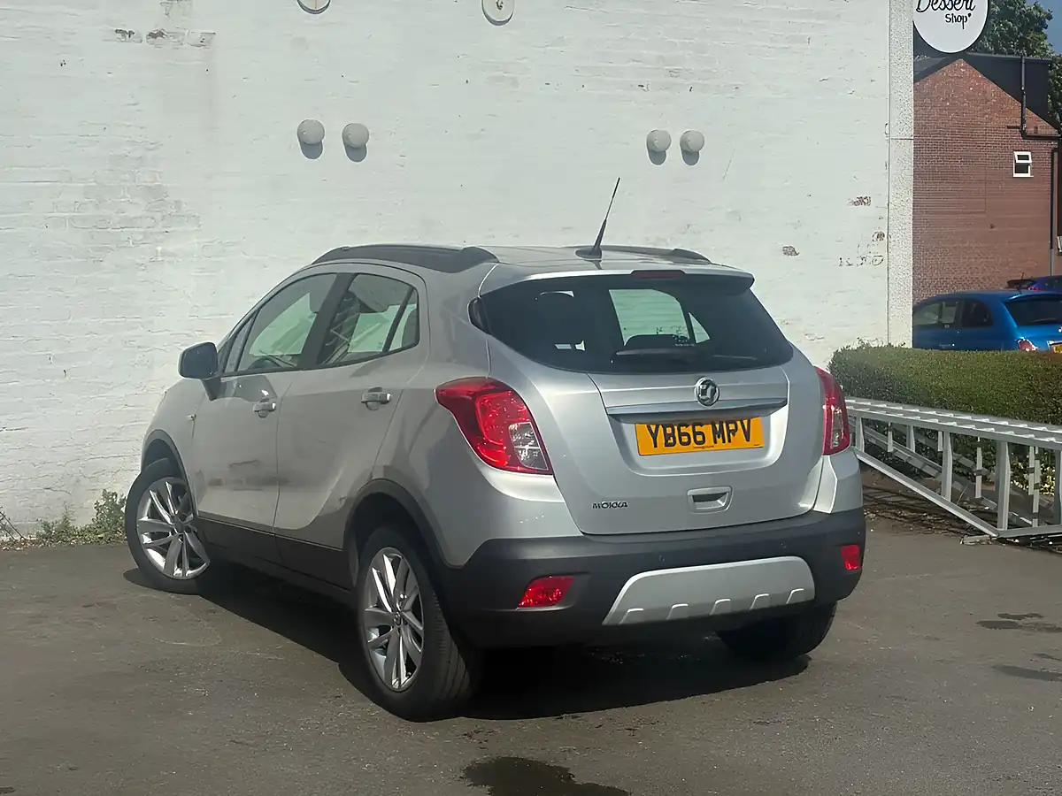 Used 2016 Vauxhall Mokka Exclusiv Silver - Interior and Exterior details 8